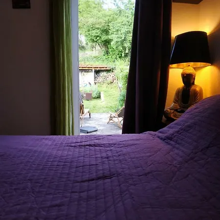 Chartrouzen Chambre D'hote Bed & Breakfast *